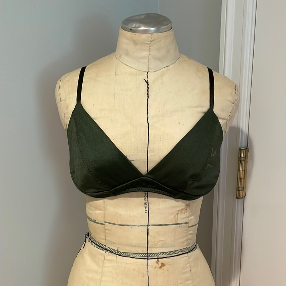 Malia Mills Khaki Green Underwire Bikini Top Size Large